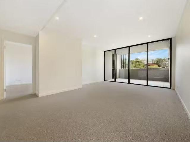 For Rent! 2 BR 208/86 Wigram Road, FOREST LODGE Apartment for.