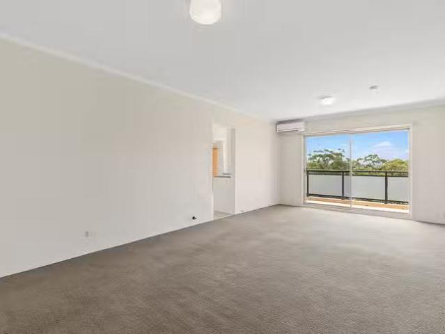 Charming 2 BR 21/106 Young Street, Cremorne, NSW 2090