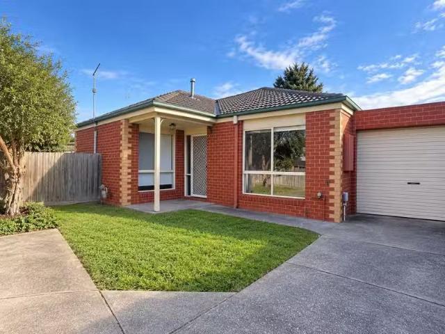 Cheap 2 BR 2/11 Meadowvale Drive, Grovedale, VIC 3216 Unit f.