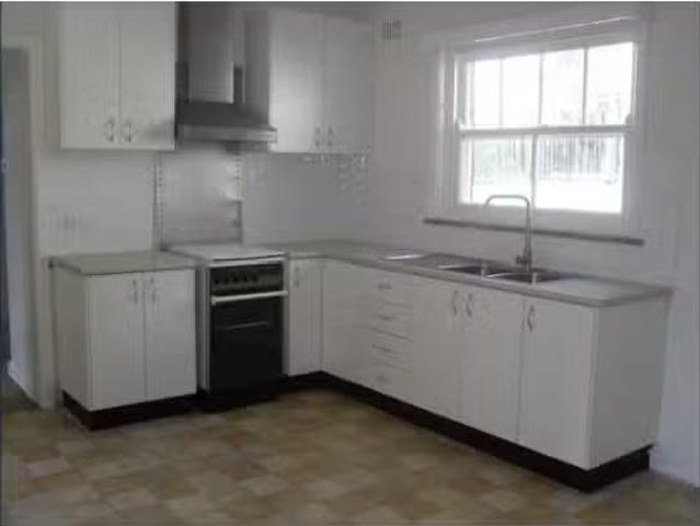 Unique 2 BR 2/146A Connells Point Road, South Hurstville House.