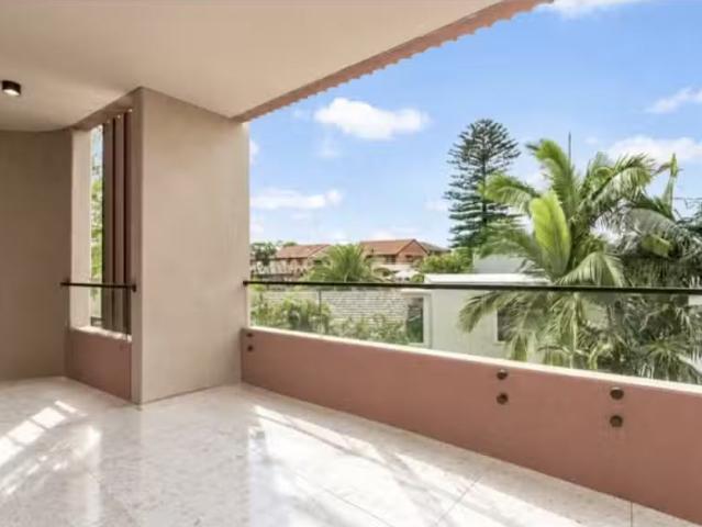 Unique 2 BR 215/81 Wellington Street, BONDI BEACH Apartment fo.