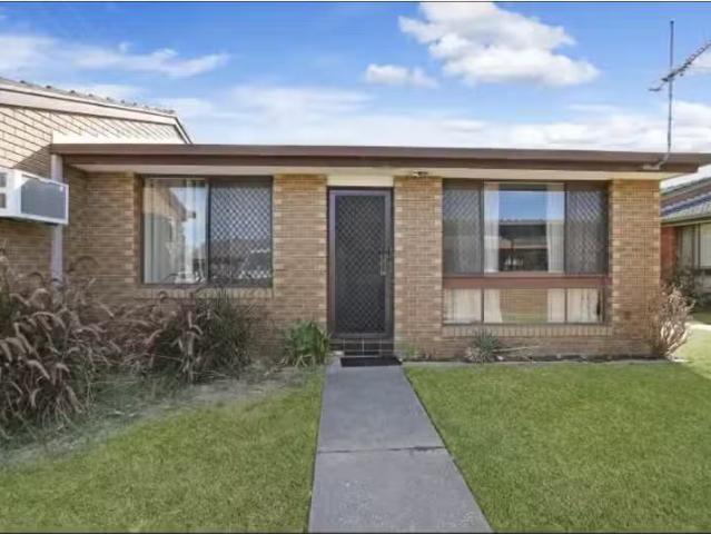 Unique 2 BR 21/520 Kaitlers Road, LAVINGTON Apartment for rent.