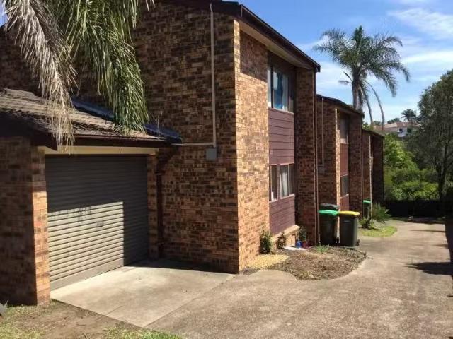 Cheap 2 BR 2/15 Card Crescent, EAST MAITLAND Townhouse for ren.