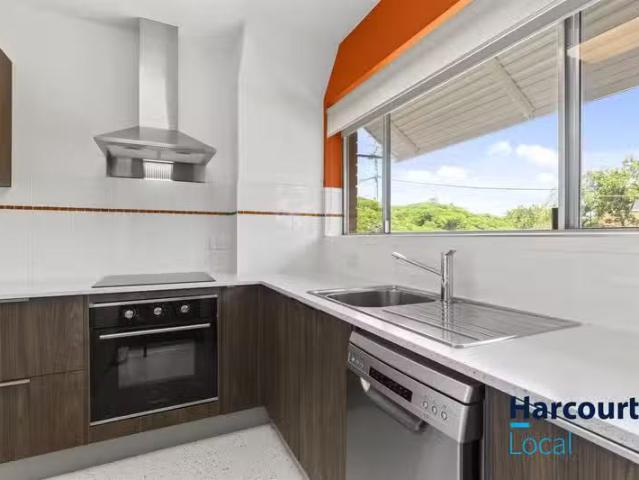 Nice 2 BR 2/192 Junction Road, CLAYFIELD, QLD 4011 Unit for.