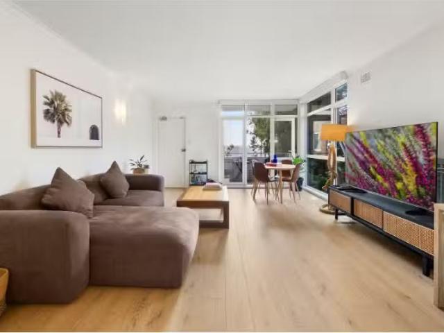 Just in! 2 BR 2/1 Fernhurst Avenue, Cremorne Apartment for ren.