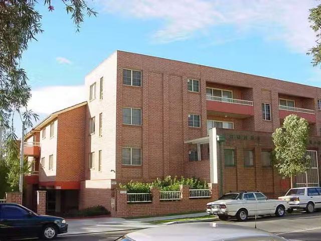 Nice 2 BR 2/211 215 Dunmore Street, Pendle Hill, NSW 2145