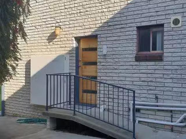 Deal! 2 BR 2/22 South Street, Bellerive, TAS 7018