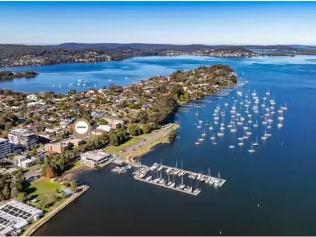 Nice 2 BR 2/23 Masons Parade, Point Frederick Apartment for re.
