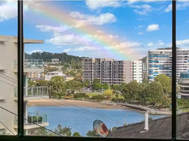Cheap 2 BR 2/24 Hill Street, TWEED HEADS Apartment for rent L.