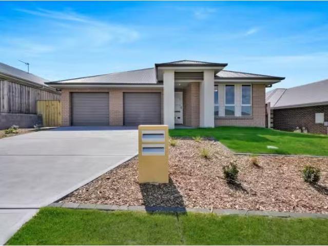 Unique 2 BR 2/45 Mcglinchey Crescent, Thornton Townhouse for r.