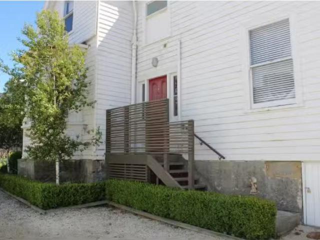 Cozy 2 BR 2/4 Bonnington Road, WEST HOBART Apartment for rent.