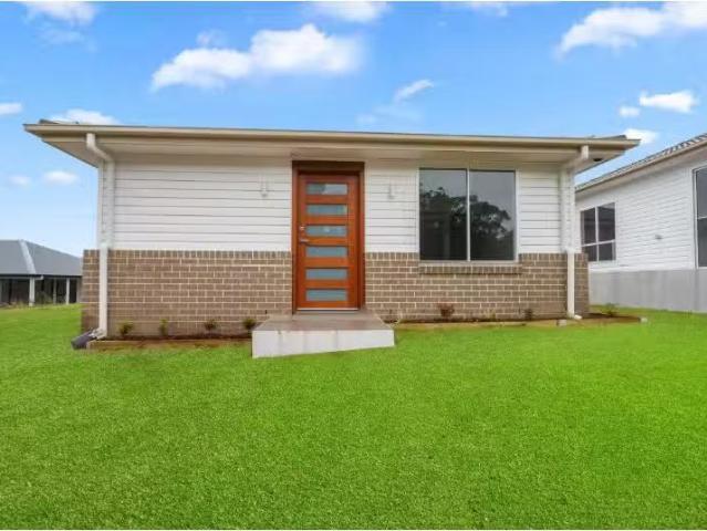 Deal! 2 BR 24A Station Master Avenue, Thirlmere House for rent.