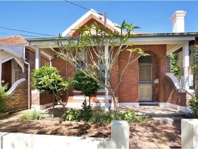 Nice 2 BR 251 West Street, Cammeray House for rent Listed by.