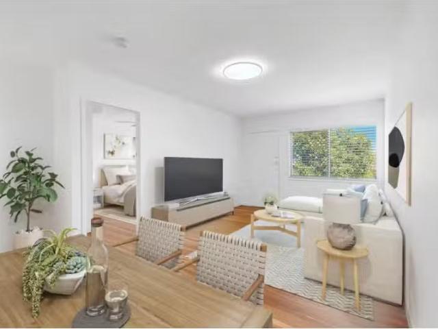 Cheap 2 BR 2/58 Wellington St, Coorparoo Apartment for rent L.