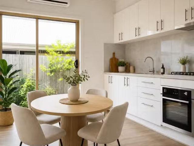 For Rent! 2 BR 2/6 Wilma Avenue, Dandenong, VIC 3175 Townhou.
