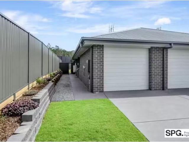 Rental! 2 BR 2/6 Melton Close, Farley Townhouse for rent List.