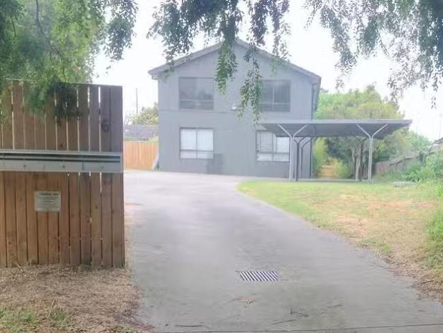 For Rent! 2 BR 2/6 Melva Court, Frankston, VIC 3199