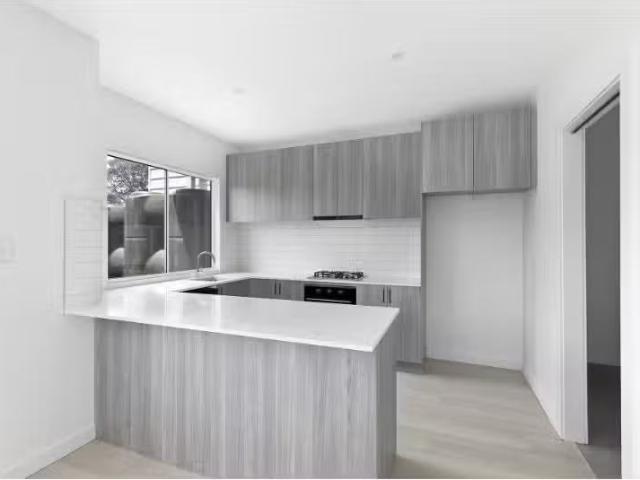 Deal! 2 BR 2A/17 Babers Road, Cooranbong Townhouse for rent L.