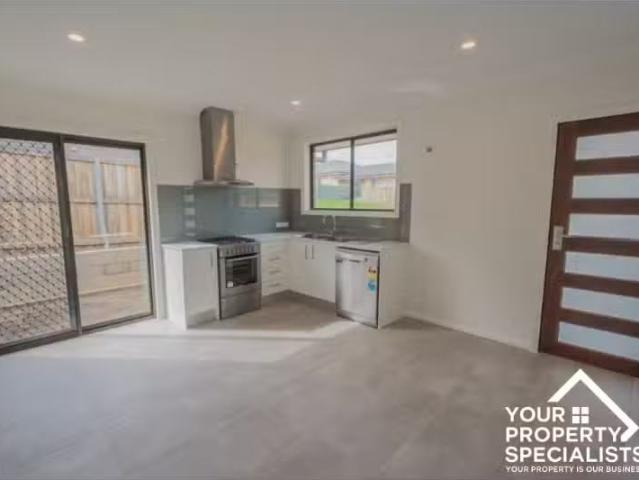 Deal! 2 BR 2a Cartwright Crescent, AIRDS House for rent Liste.