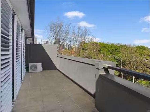 Charming 2 BR 301/333 Pacific Highway, North Sydney, NSW 2060