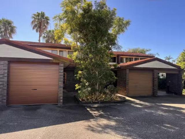 Just in! 2 BR 3/13 Fiona Court, ROCHEDALE SOUTH House for rent.