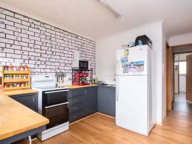 Deal! 2 BR 3/33 South Street, BELLERIVE, TAS 7018 Unit for R.