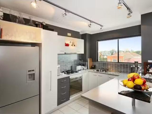 New 2 BR 3/41 Oxlade Dr, NEW FARM Apartment for rent Listed b.