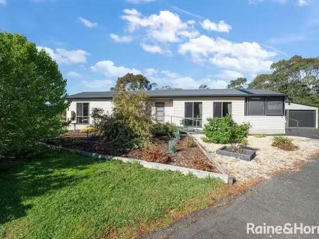 Unique 2 BR 34A Shelomith Drive, Acton Park, TAS 7170