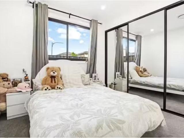 Nice 2 BR 36A Quartz Road, Box Hill Apartment for rent Listed.