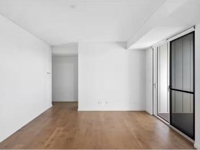 For Rent! 2 BR 37/38 Princes Highway, St Peters Apartment for.