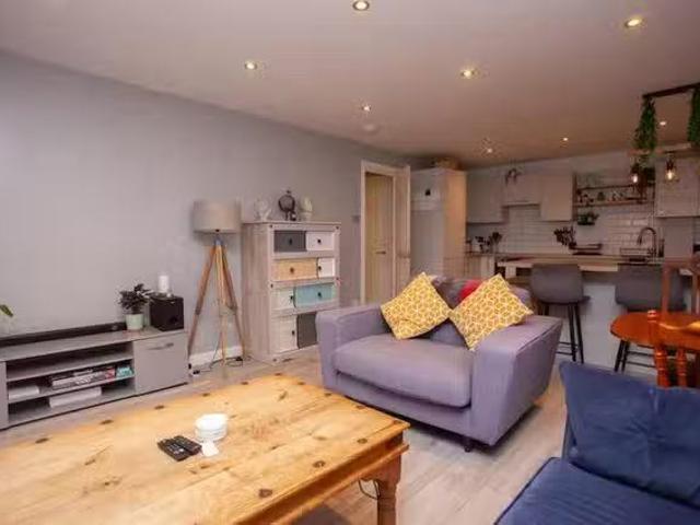 For Rent! 2 BR Bell Street