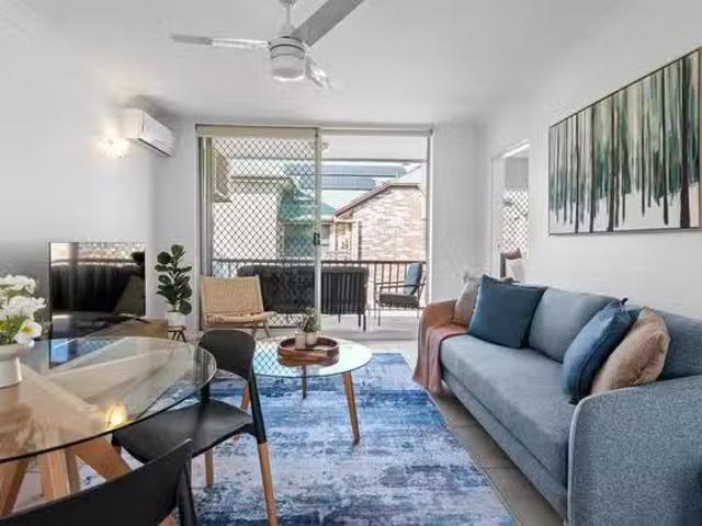 Nice 2 BR Garrick Terrace