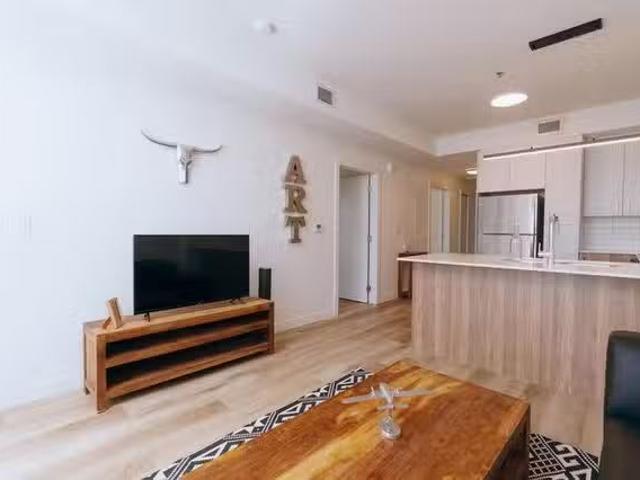 Nice 2 BR Gertrude Avenue