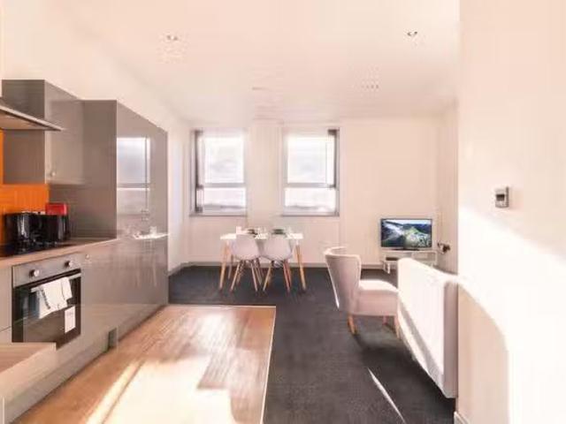 For Rent! 2 BR High Street