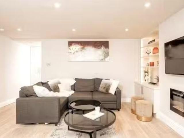 Unique 2 BR Ifield Road