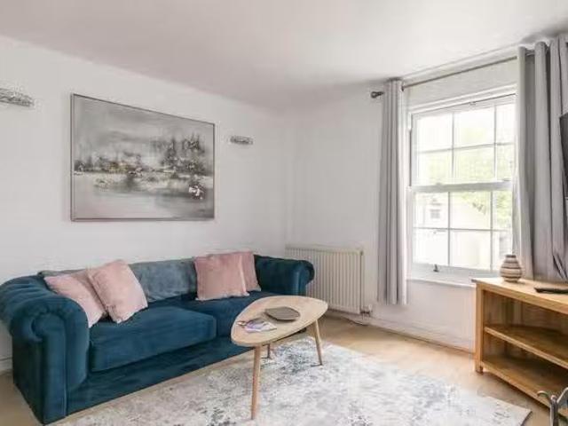 Deal! 2 BR Kings Lane