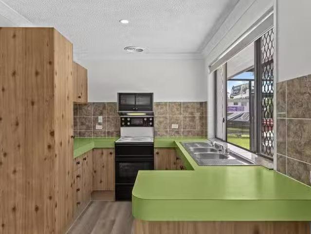 Unique 2 Fairway Drive, Clear Island Waters, QLD 4226