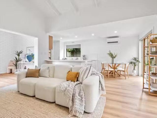 Just in! 2 Gibbons Court, Warrnambool, VIC 3280