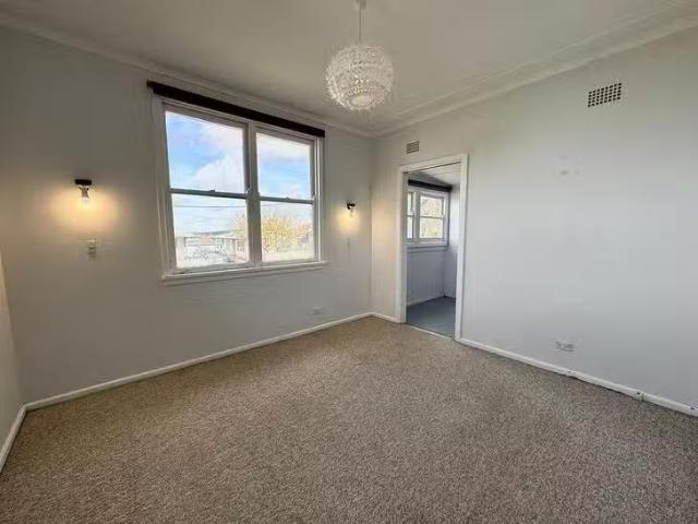 Cheap 2 Kookaburra Street, Parkes, NSW 2870