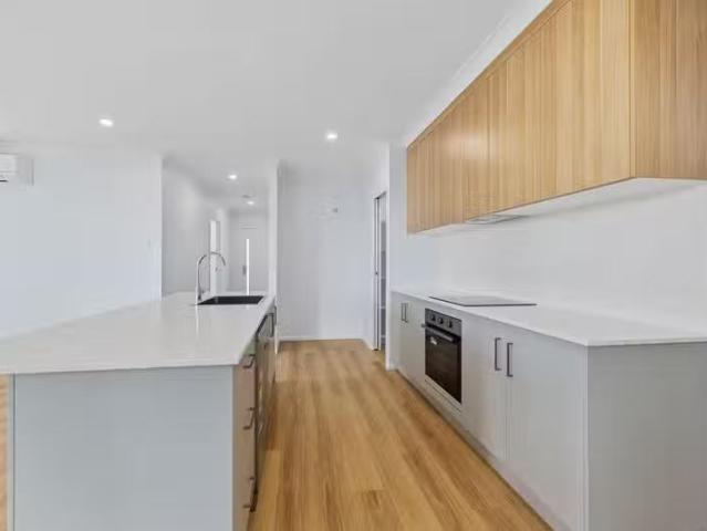 Just in! 2 Mckinlay Court, GRACEMERE, QLD 4702 House for Rent
