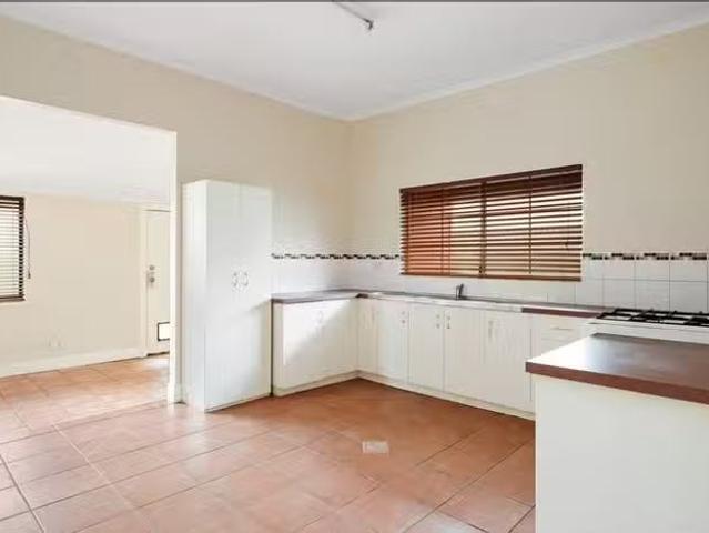 Cheap 2 Piesse Street, Boulder, WA 6432