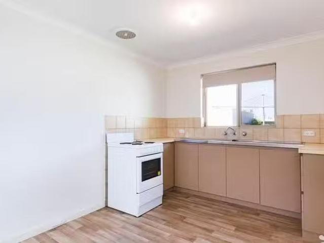 Deal! 2A Caldwell Street, Beaconsfield, WA 6162
