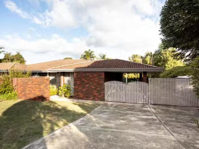 Deal! 2A Ashton Place, Leeming, WA 6149