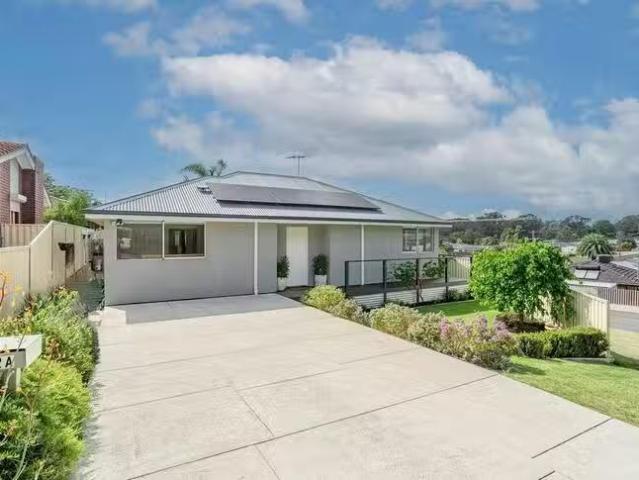 Unique 2A Jacques Place, Orelia, WA 6167