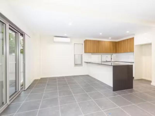 Nice 2B Green Valley Road, Charlestown Townhouse for rent Lis.