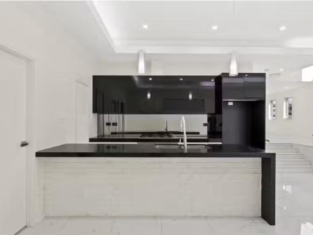 Cozy 2C Birubi Avenue, Gymea Townhouse for rent Listed by Chr.