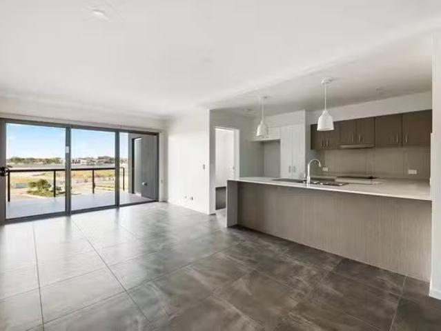 Deal! 30/5 Affinity Place, Birtinya, QLD 4575
