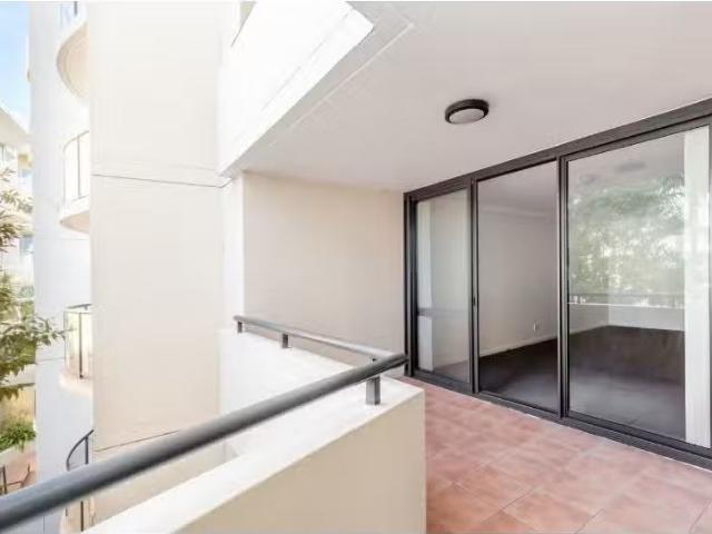 Unique 301/11 Mooramba Road, Dee Why Apartment for rent Liste.