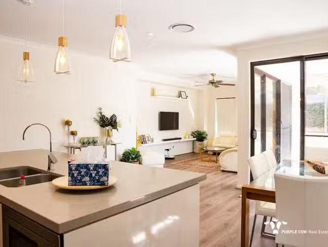 Cheap 30 Abington Street, Spring Mountain, QLD 4300