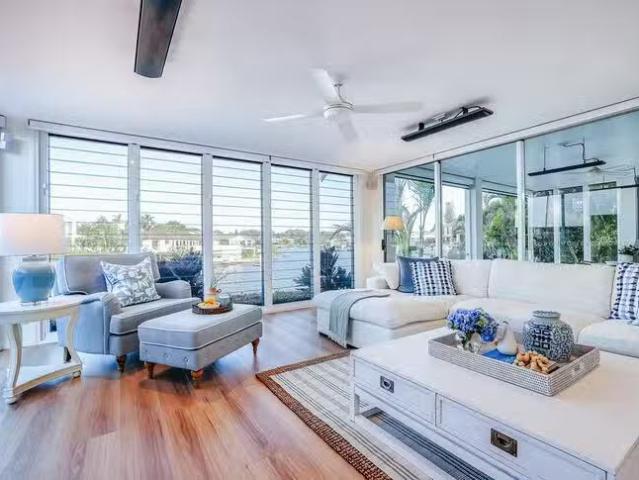 Deal! 30 Boomerang Crescent, Bundall, QLD 4217